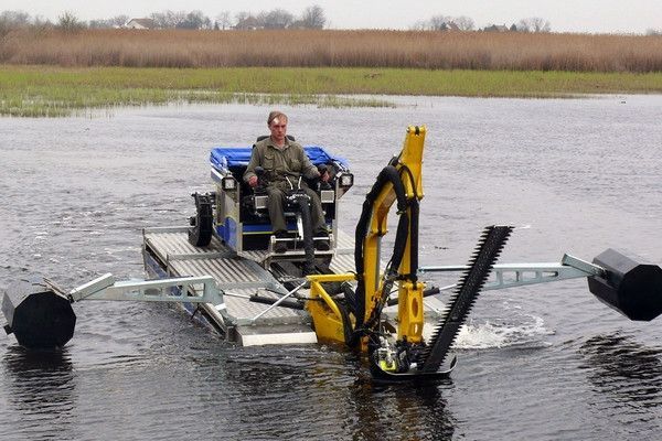 PROMOCIJA RADA SPECIJALNE AMFIBIJE I PRIKLjUČNIH ALATA KOMPANIJE „UNIWAB“