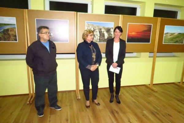 OTVORENA IZLOŽBA ,,PEJZAŽI TITELSKOG BREGA"