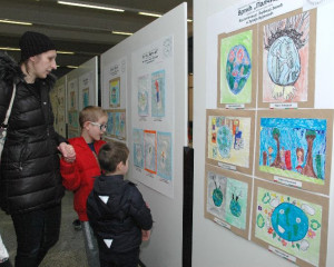 Izlozba crteza   Vrtic bez otpada Eko vest Foto Milos Cirkovic79