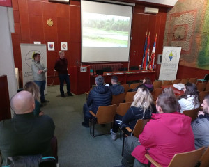 IMG 43e06436f849f0ad000489ea9c880b02 V