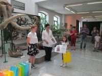 Otvorena izložba dečjih radova „Štogod više čitaš, sve si veći jači“